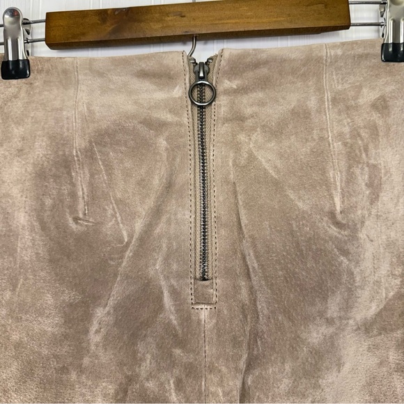 Blank NYC camel suede mini skirt size 30 - Picture 5 of 9